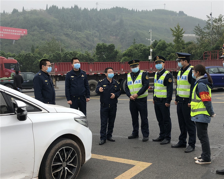 no553-厅交通执法第三支队到成南公司督导全省香港六全年资料大全服务质量提升专项行动工作.jpg